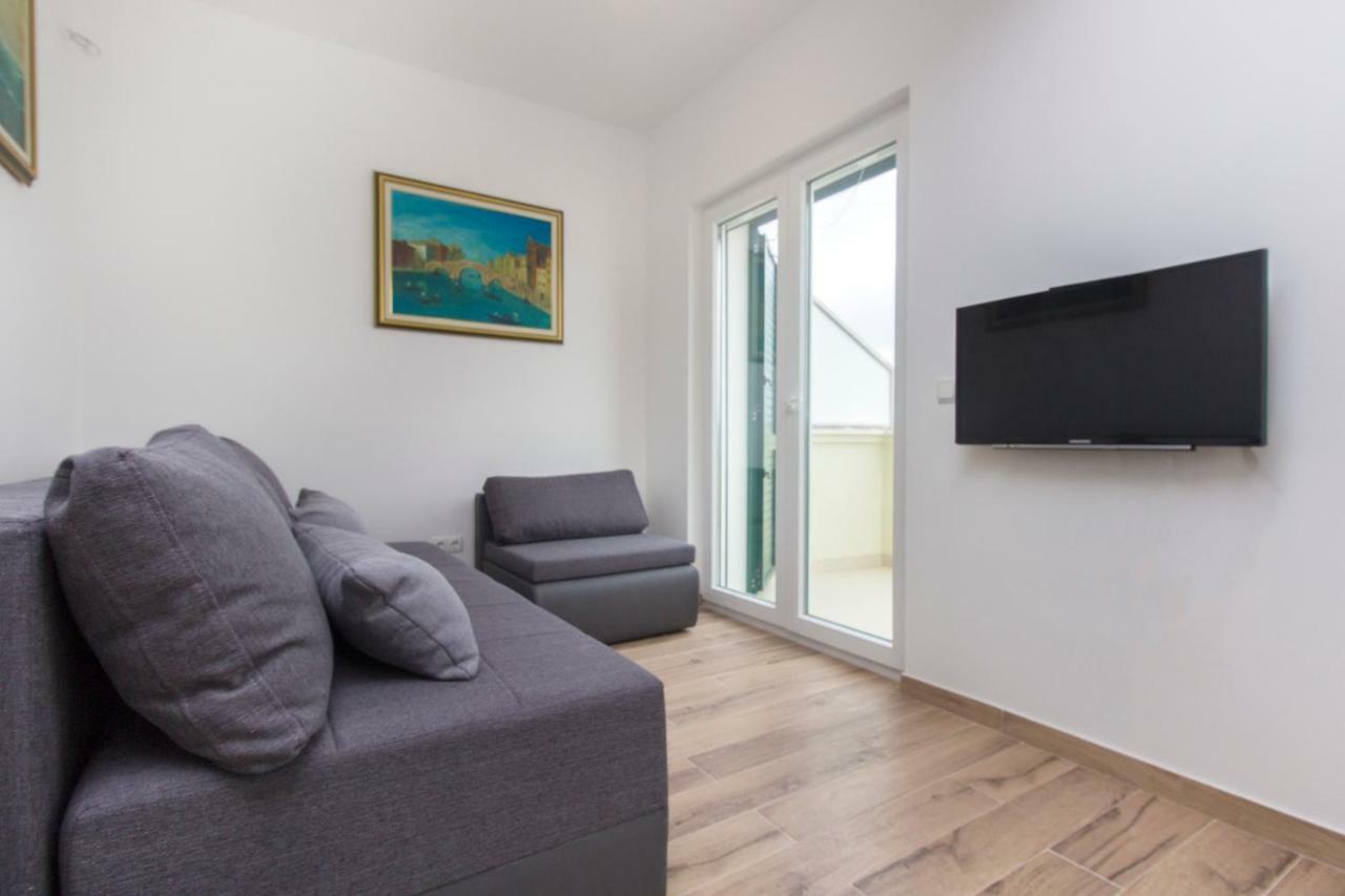 Riva Apartment Krapanj Exterior foto