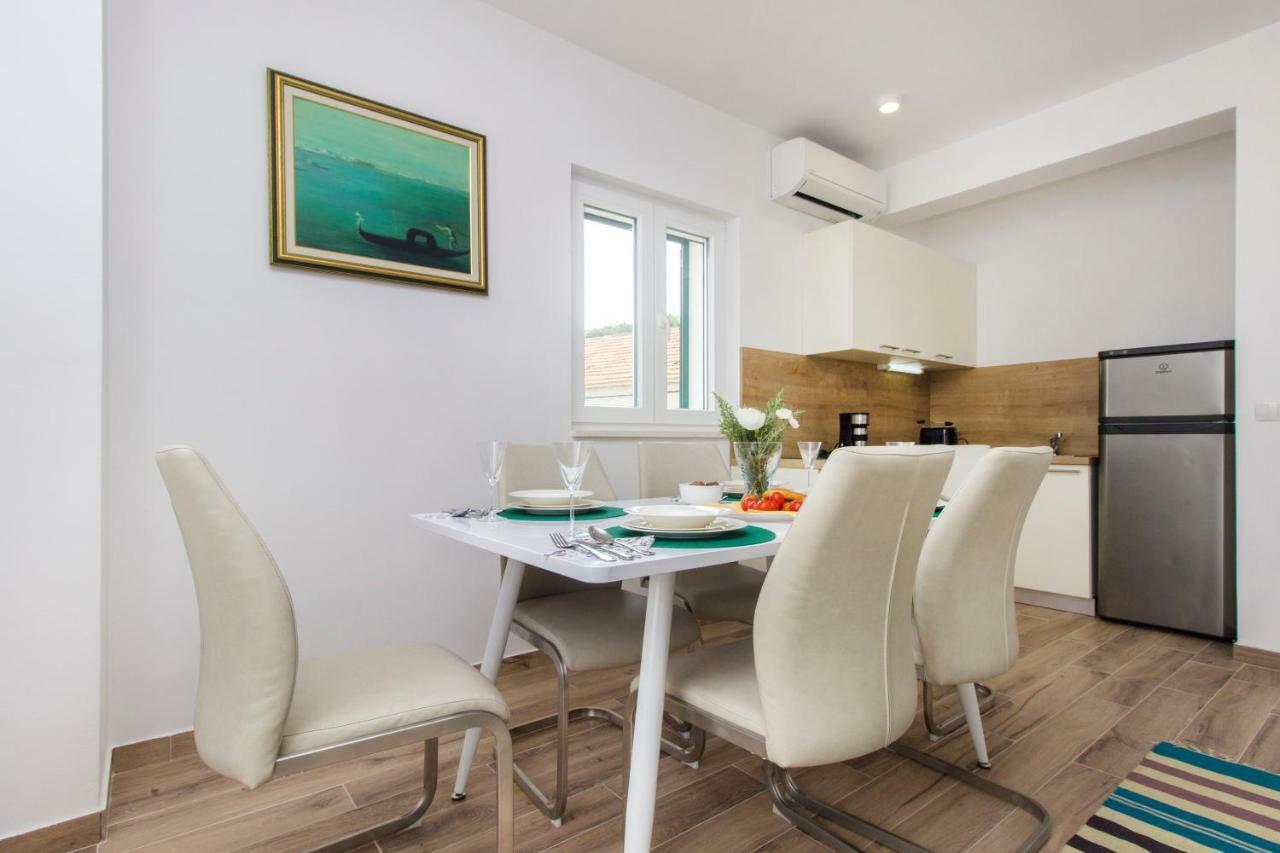 Riva Apartment Krapanj Exterior foto