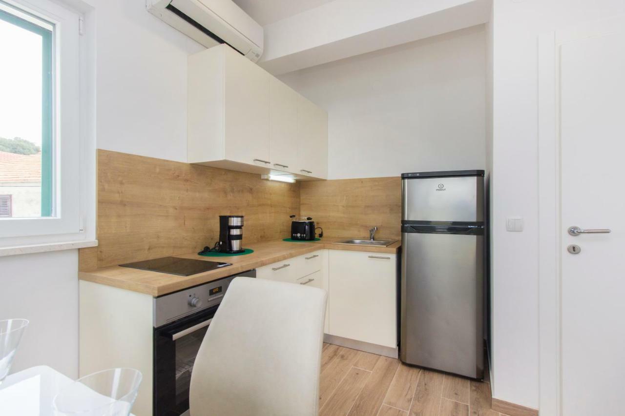 Riva Apartment Krapanj Exterior foto